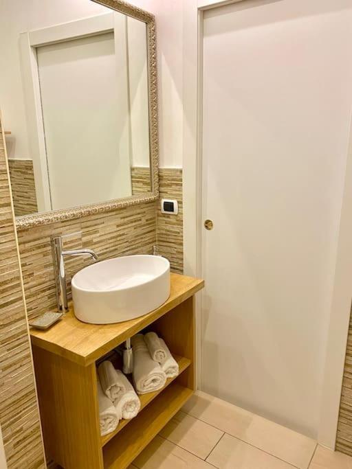 Casa Re Manfredi 12 Villa Bari Bagian luar foto